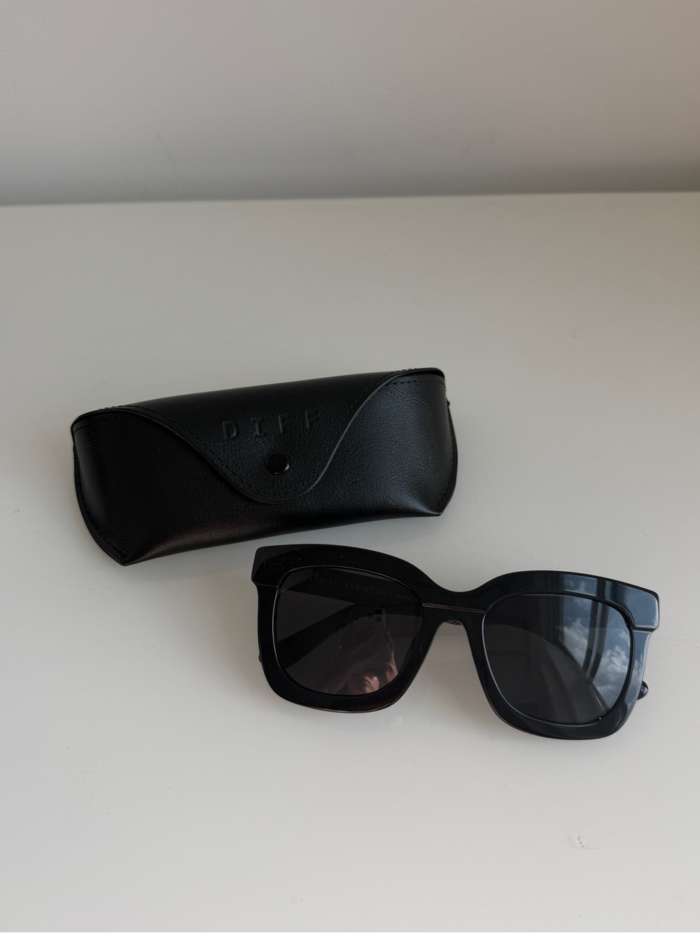 NWT Diff Black Bella Sunglasses with Case